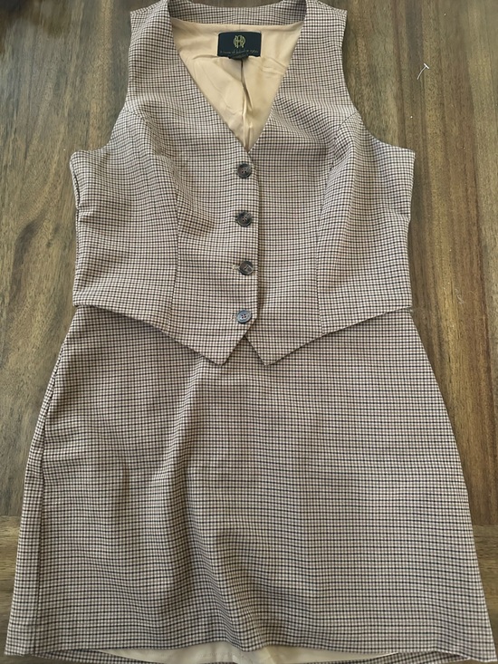 House of Harlow 1960 Dresses & Skirts - House of Harlow 1960 Brown and Cream Gingham Mini Skirt & Vest set size Medium